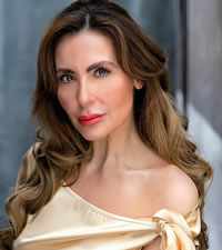 Natalia Ferrara presenter